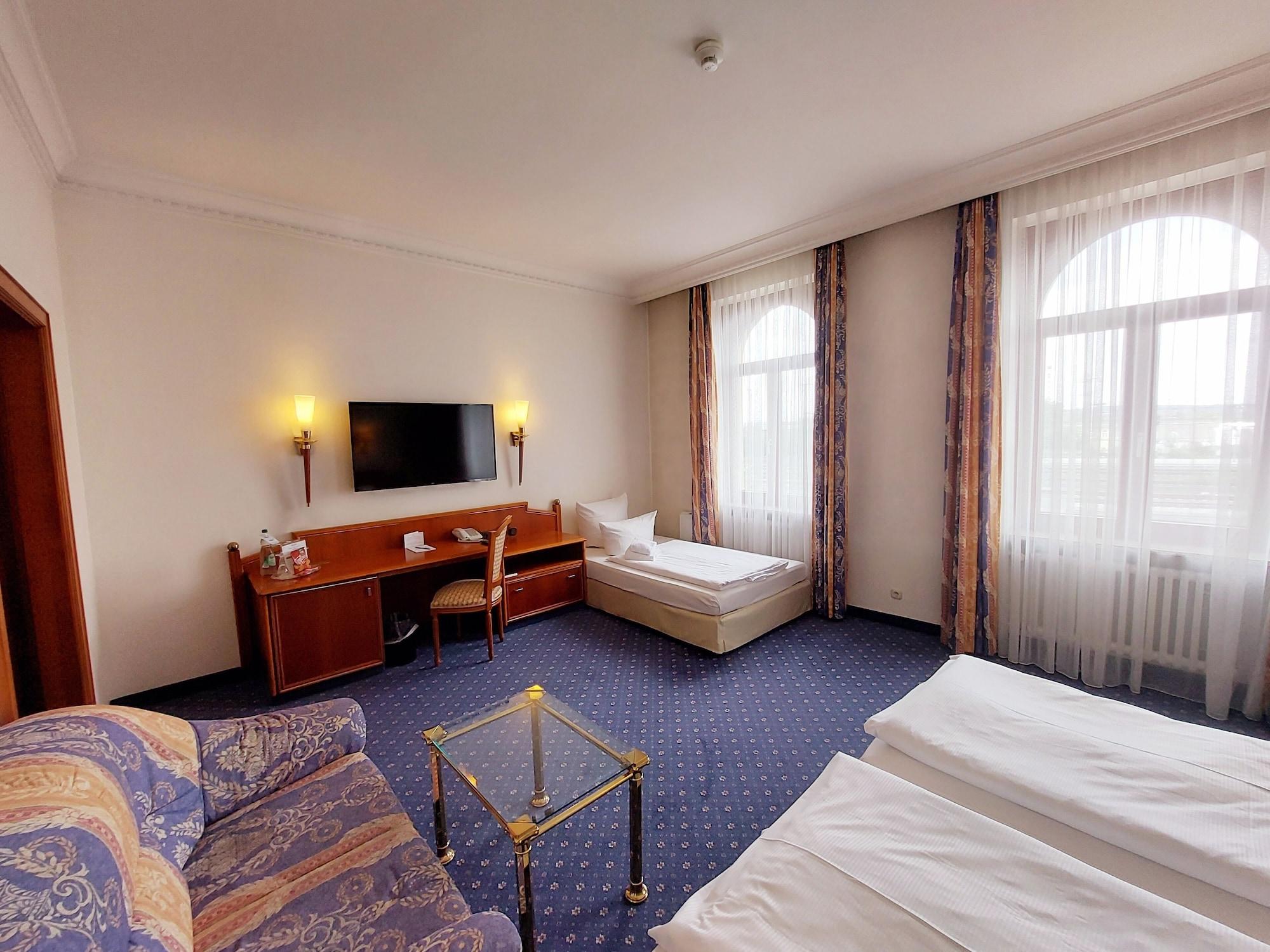 Hotel Bayerischer Hof Dresden Exterior foto