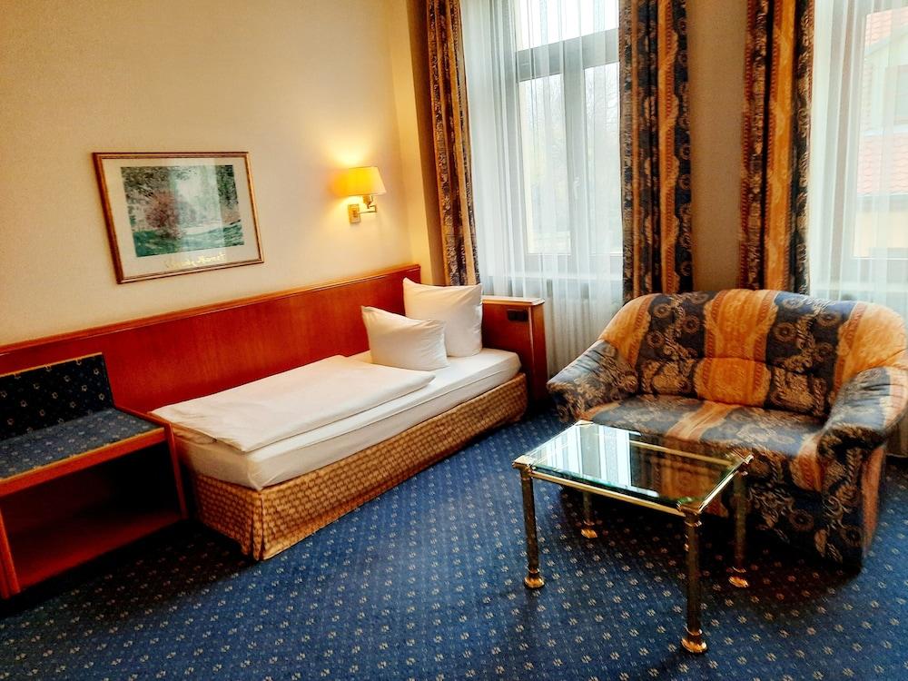 Hotel Bayerischer Hof Dresden Exterior foto