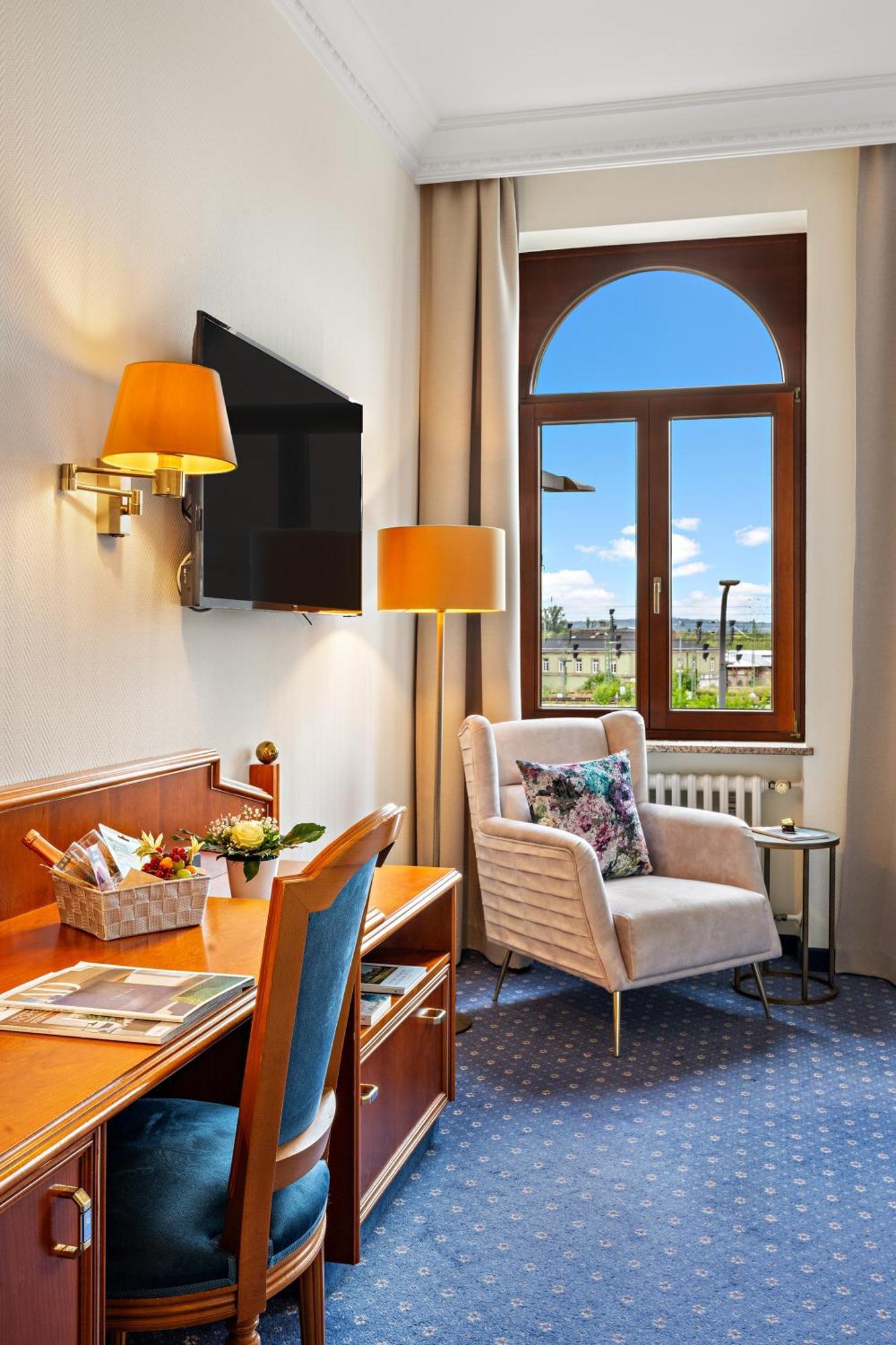 Hotel Bayerischer Hof Dresden Exterior foto